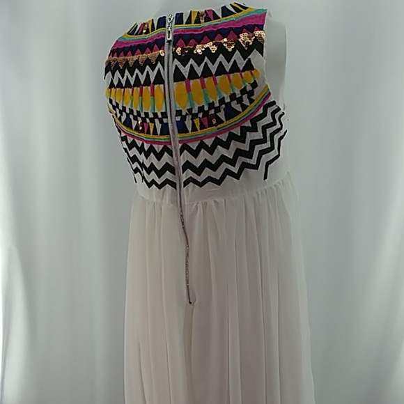 White Flowy Colorful Bohemian Embroidered Dress - Picture 6 of 8